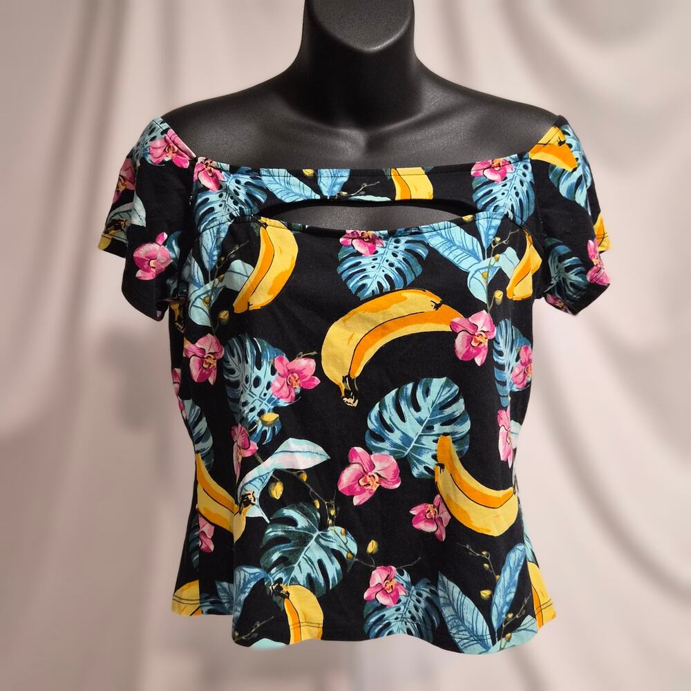 GUESS Tropical‎ Banana Leaf Off The Shoulder Keyhole Top Large